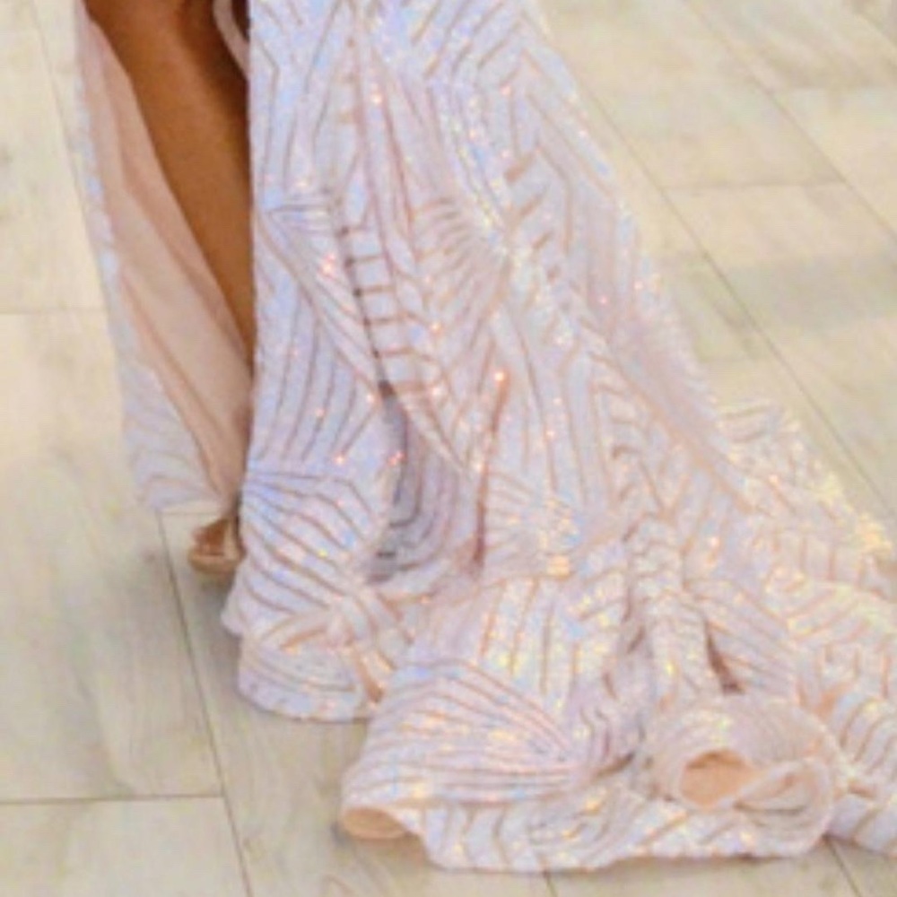 Jovani 2022, Iridescent Sequins Throughout The Dr… - image 2